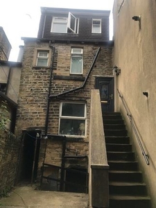 Terraced house to rent in Leeds Road, Idle, Bradford BD10