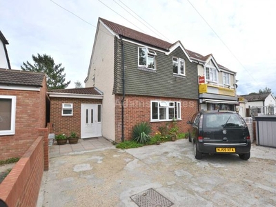Terraced house to rent in Northcourt Avenue, Reading RG2