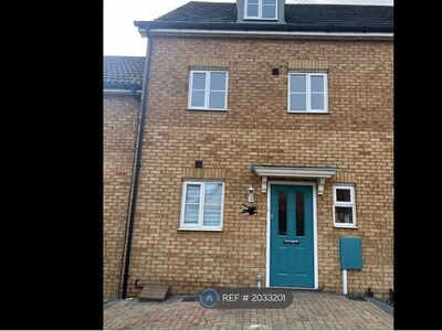 Terraced house to rent in Reams Way, Kemsley, Sittingbourne ME10