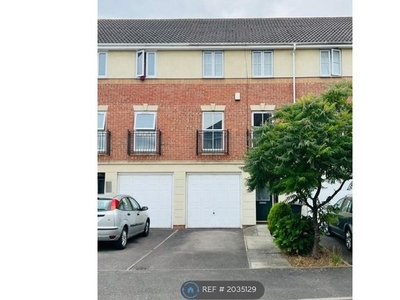 Terraced house to rent in Scholars Walk, Langley, Slough SL3