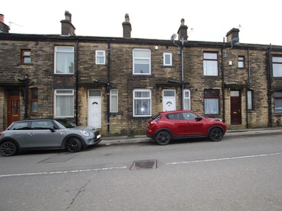 Terraced house to rent in Thornton Road, Queensbury, Bradford BD13