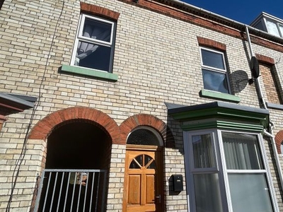 Terraced house to rent in Tindall Street, Scarborough YO12