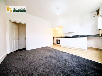 Terraced house to rent in Wakefield Road, Brighouse HD6