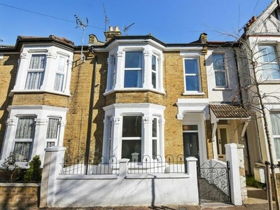 Terraced house to rent Southend-on-sea, SS1 1PT