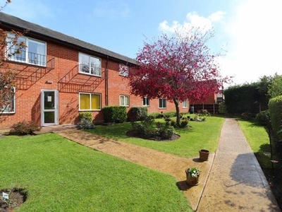 1 Bedroom Apartment For Sale In Hucclecote Road, Gloucester