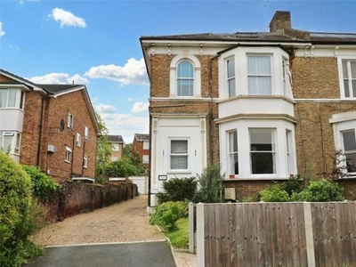 1 Bedroom Flat For Sale In Surbiton