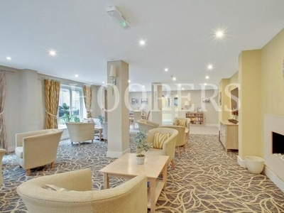 1 Bedroom Ground Floor Flat For Sale In London