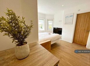 1 Bedroom House Share For Rent In London