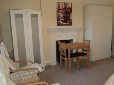 1 bedroom house share to rent Guildford, GU2 4JN