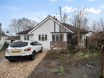 2 Bed Bungalow For Sale in Chertsey, Surrey, KT16 - 4864414