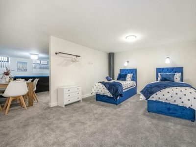 2 Bedroom Apartment For Sale In Cape Street, Bradford