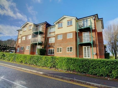 2 Bedroom Apartment For Sale In High Wycombe, Buckinghamshire