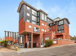 2 Bedroom Apartment For Sale In Wickford, Essex