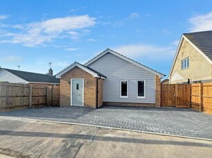 2 Bedroom Bungalow For Sale In Brightlingsea, Colchester