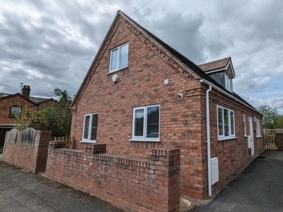 2 bedroom detached house for rent in The Drive, Checketts Lane, Worcester, WR3