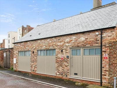 2 Bedroom Detached House For Sale In Cheltenham, Gloucestershire