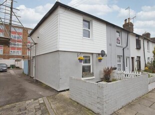 2 Bedroom End Of Terrace House For Sale In Folkestone