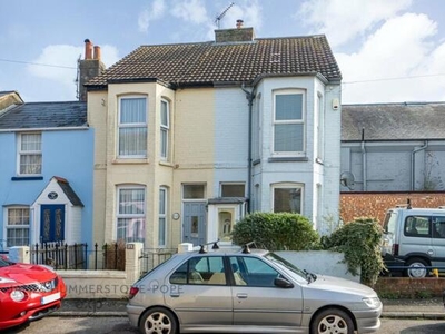 2 Bedroom End Of Terrace House For Sale In Walmer