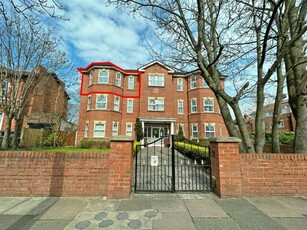 2 Bedroom Flat For Sale In 57 Aughton Road, Southport