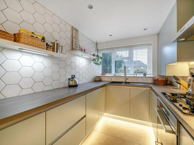 2 Bedroom Flat For Sale In Guildford