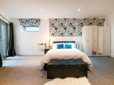 2 Bedroom Flat For Sale In Manchester, Greater Manchester