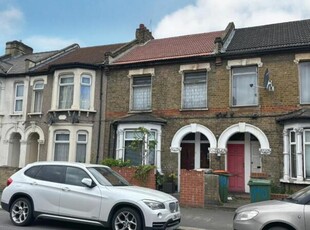 2 Bedroom Flat For Sale In Plaistow, London