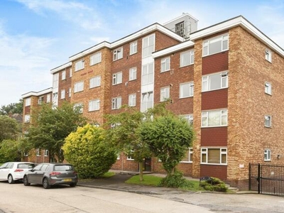 2 Bedroom Flat For Sale In Woodford Green