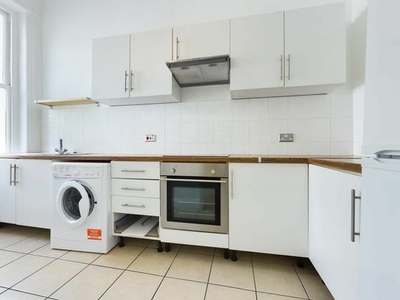 2 bedroom flat to rent East Sussex, BN1 3RB