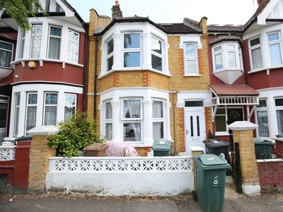 2 bedroom flat to rent London, E10 6HB