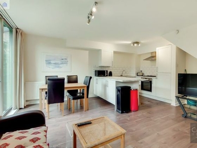 2 bedroom flat to rent London, E1W 2JT