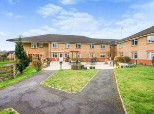 2 Bedroom Ground Floor Flat For Sale In South Marston