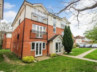 2 Bedroom Ground Floor Flat For Sale In Three Bridges Road, Crawley