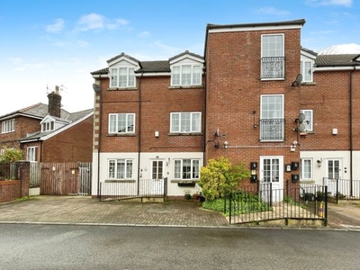 2 bedroom house for sale Bury, BL8 3GY