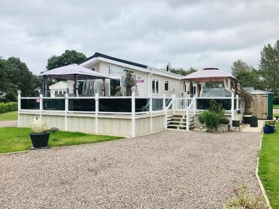 2 Bedroom Lodge For Sale In Tattershall