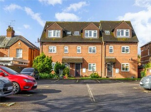 2 Bedroom Maisonette For Sale In Marlow, Buckinghamshire