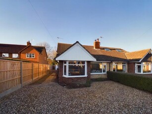 2 Bedroom Semi-detached Bungalow For Sale In Pirton, Hitchin