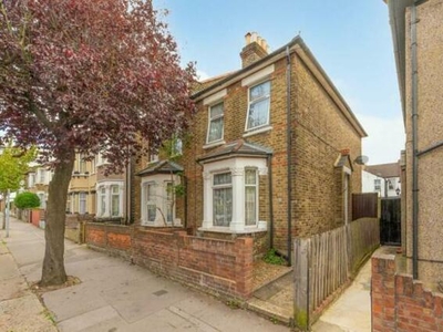 2 Bedroom Semi-detached House For Sale In Croydon