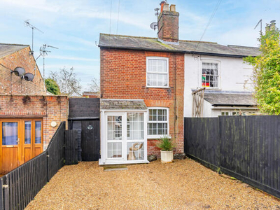 2 Bedroom Semi-detached House For Sale In St. Albans, Hertfordshire