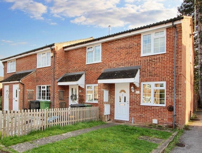 2 bedroom terraced house for sale in Maybrook, Chineham, RG24