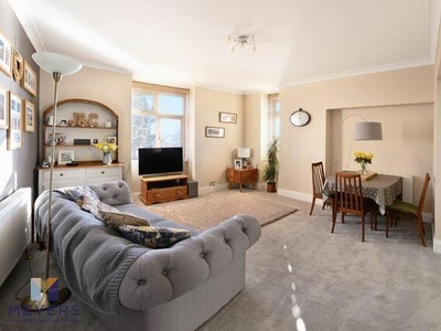 3 Bedroom Apartment For Sale In 4 Alum Chine Road, Westbourne