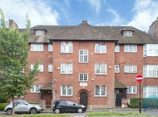 3 Bedroom Apartment For Sale In East Finchley, London