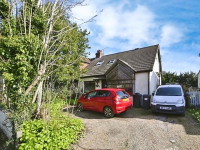 3 Bedroom Bungalow For Sale In Waterlooville, Hampshire