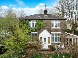 3 Bedroom Detached House For Sale In Bradford, West Yorkshire