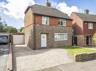 3 Bedroom Detached House For Sale In Bromley, Kent