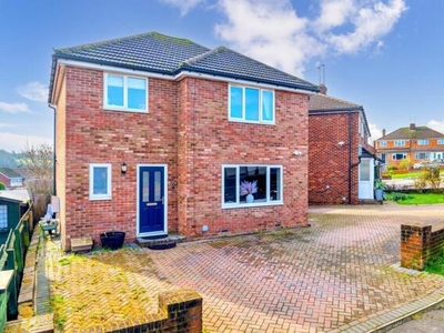 3 Bedroom Detached House For Sale In Nazeing