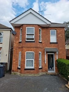 3 bedroom detached house to rent Bournemouth, BH9 1NQ