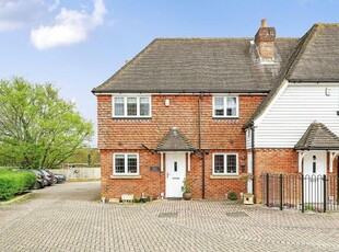 3 Bedroom End Of Terrace House For Sale In Hawkhurst, Kent