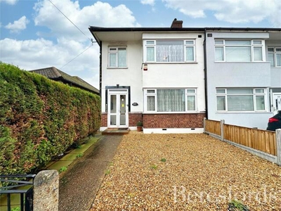 3 Bedroom End Of Terrace House For Sale In Hornchurch