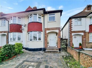 3 Bedroom End Of Terrace House For Sale In Orpington, Kent