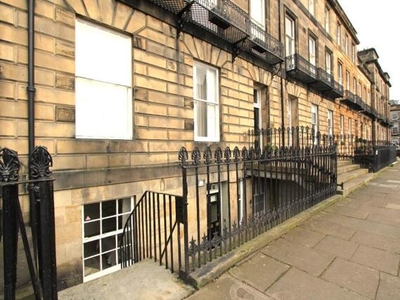 3 Bedroom Flat For Rent In West End, Edinburgh